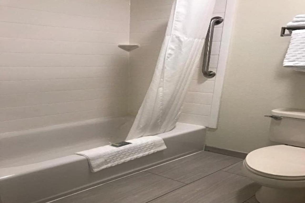 Rodeway Inn & Suites O'Fallon Eksteriør bilde