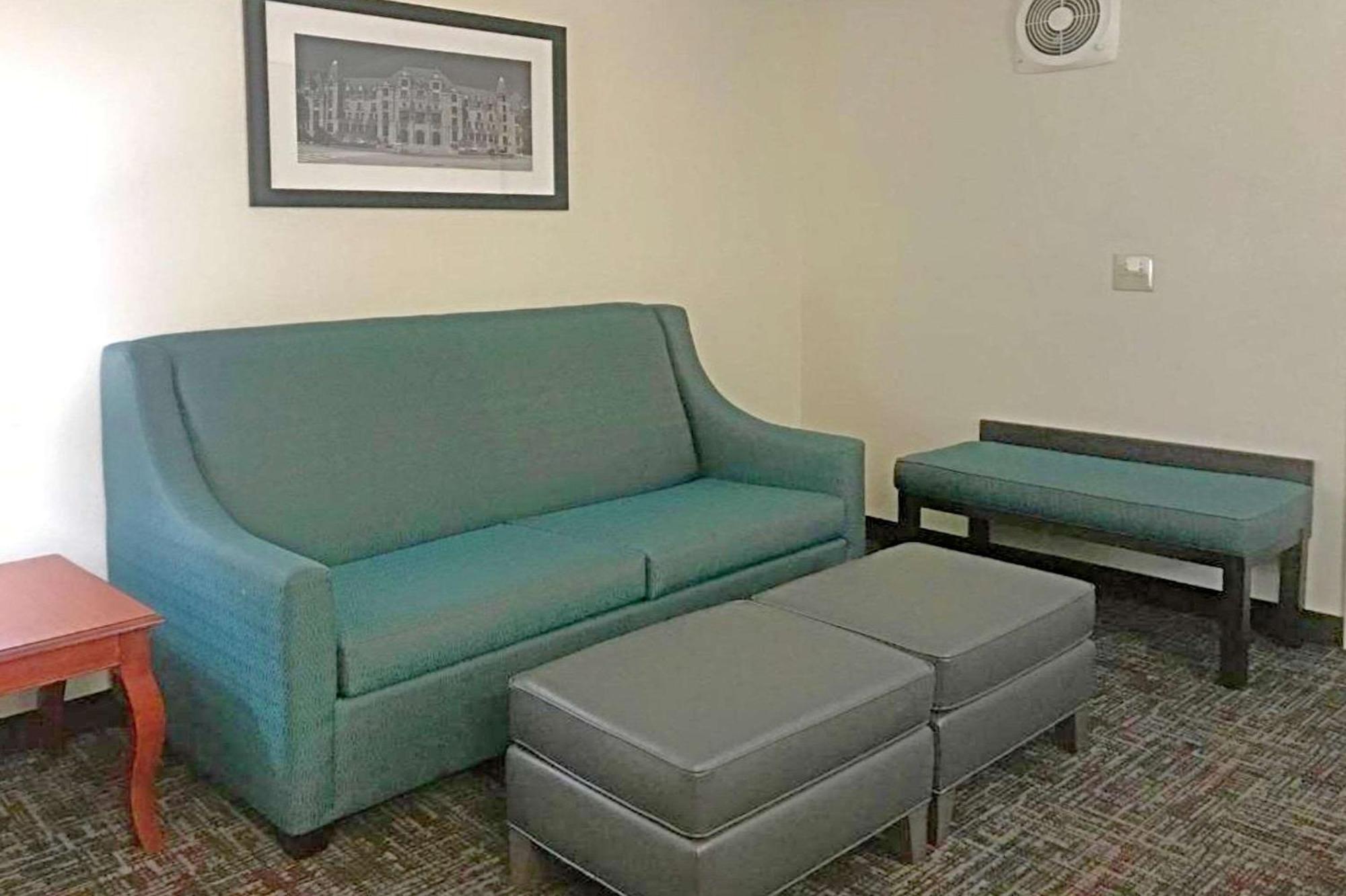 Rodeway Inn & Suites O'Fallon Eksteriør bilde